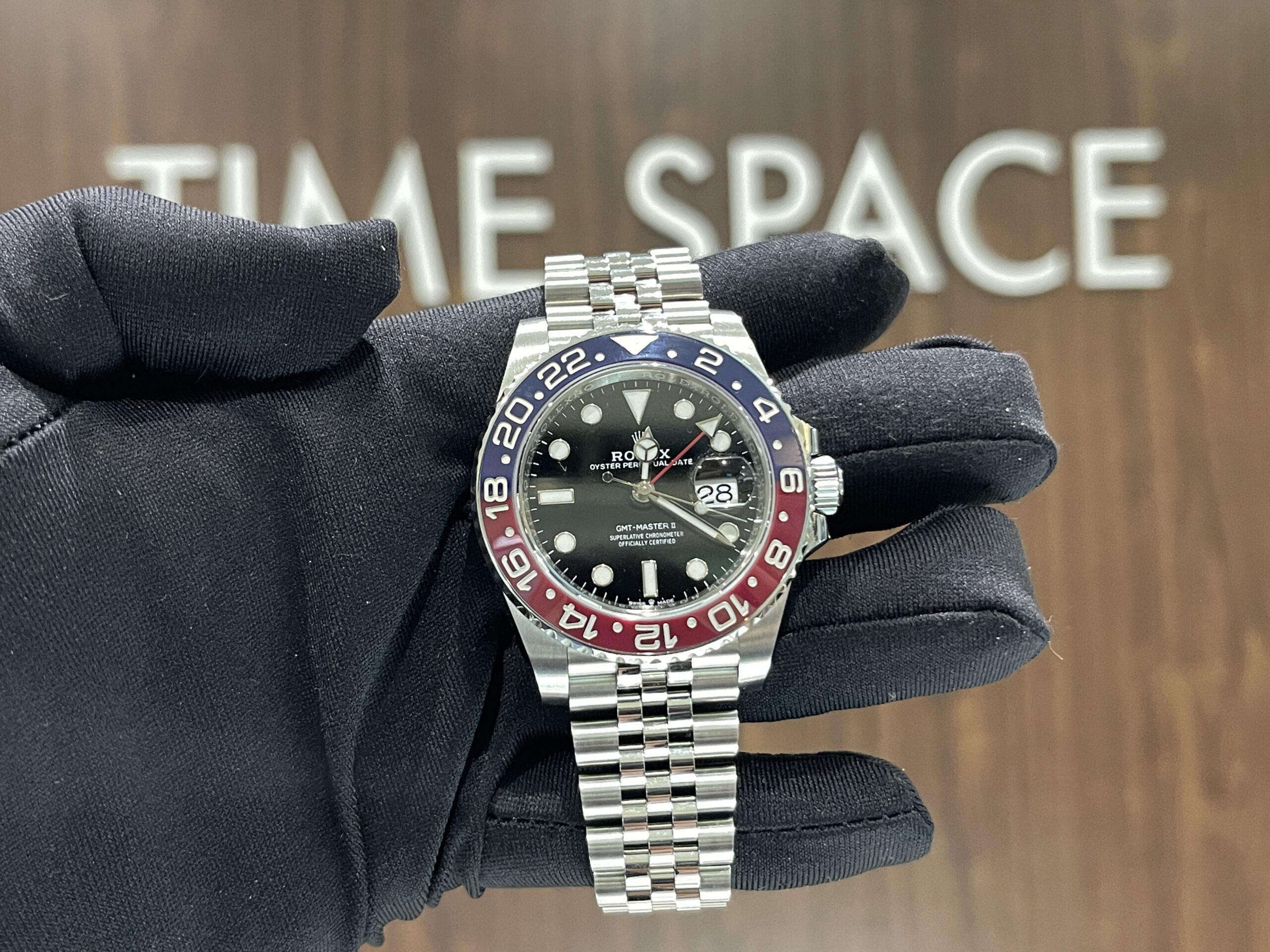 MINT Condition Rolex GMT Master II 126710blro Pepsi Jubilee Bracelet