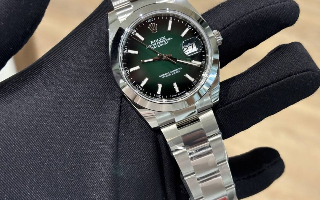 Rolex June 2026 Datejust Oyster Bracelet Smooth Bezel Ombre Green Dial 41mm 126300